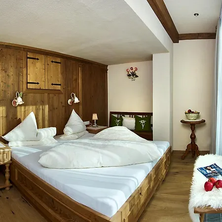 Bei Max - Garni Kirchenwirt Casa de hóspedes Sankt Leonhard im Pitztal