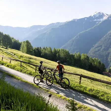 Bei Max - Kirchenwirt St. Leonhard im Pitztal